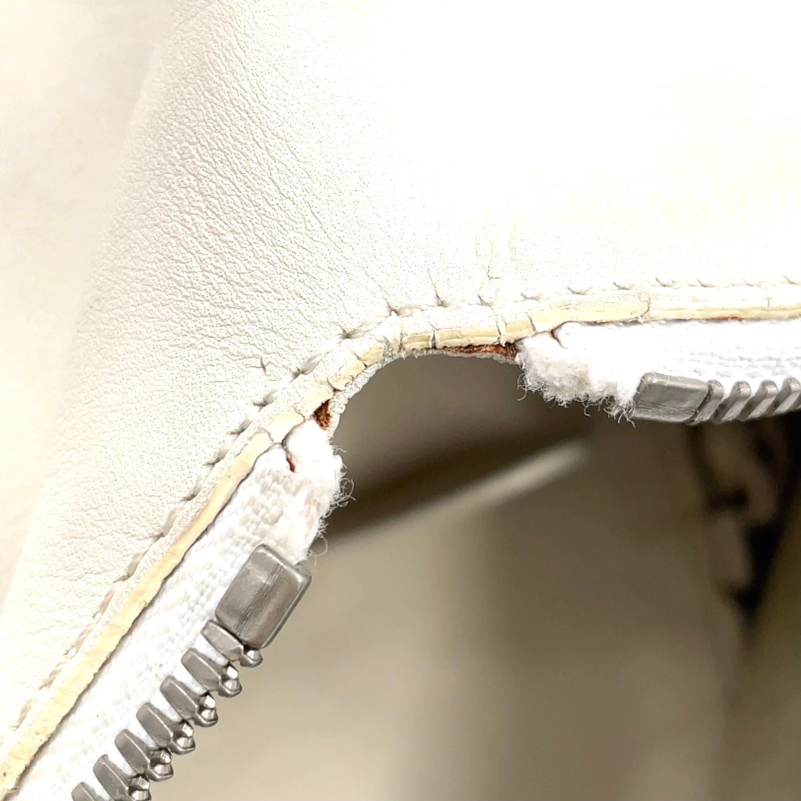 Loewe Anton Sling Calf Off White Shoulder Bag Silver — view 8