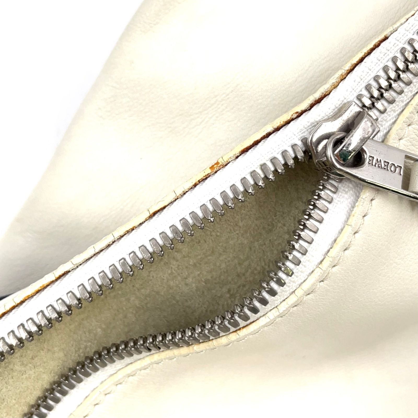 Loewe Anton Sling Calf Off White Shoulder Bag Silver — view 9
