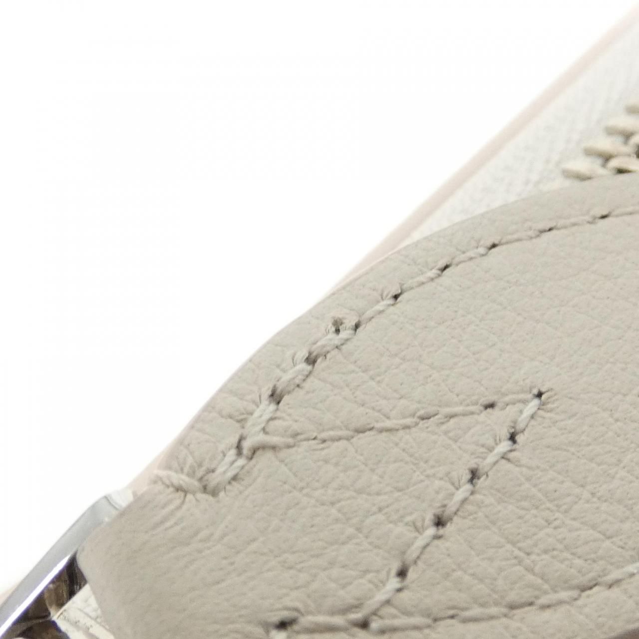 Louis Vuitton Mahina Zippy Wallet — view 3