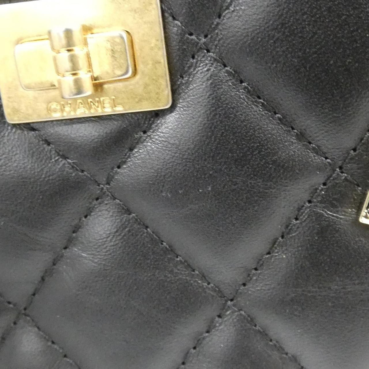 Chanel Chain Shoulder Bag Black — view 6