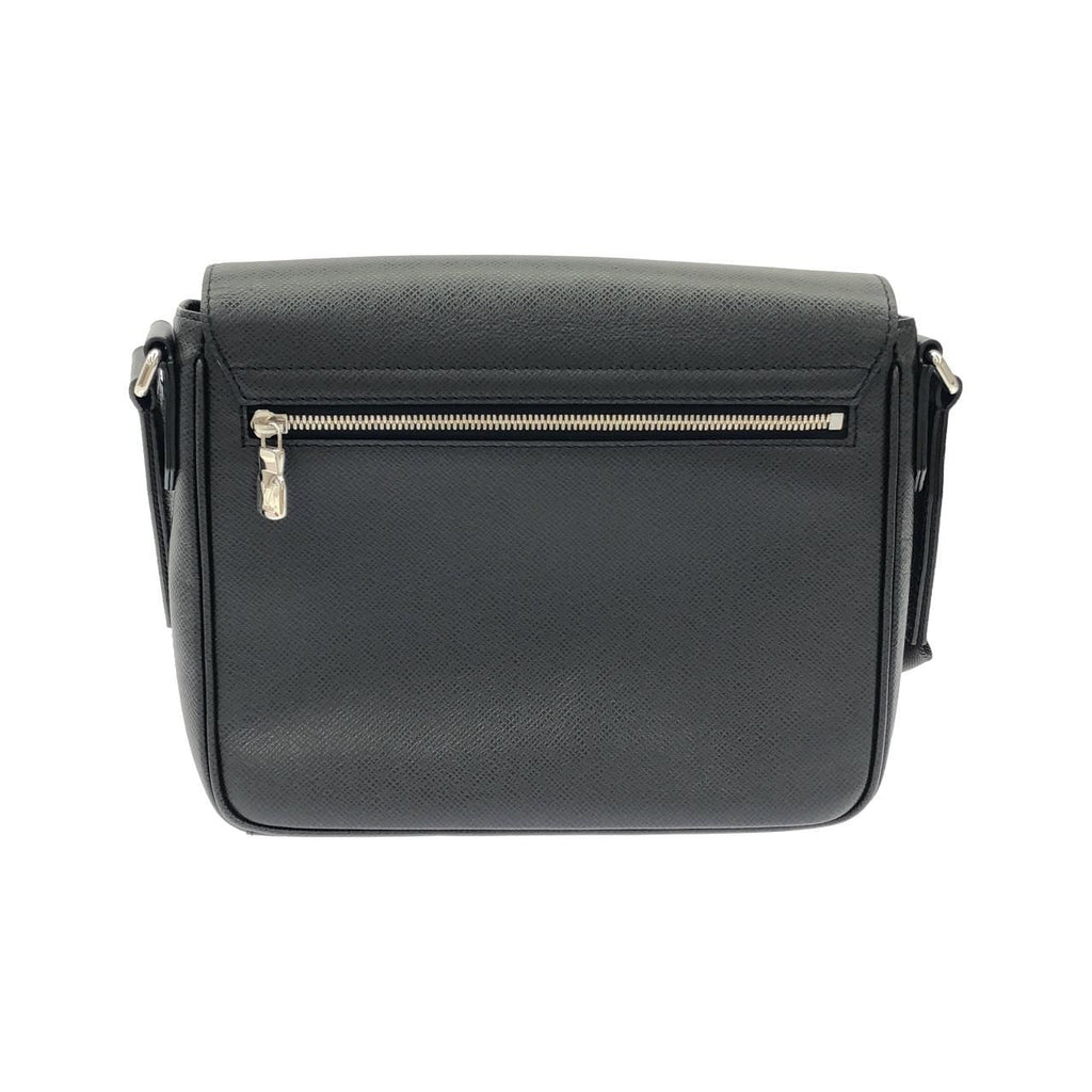 Louis Vuitton Taiga District PM Shoulder — view 2