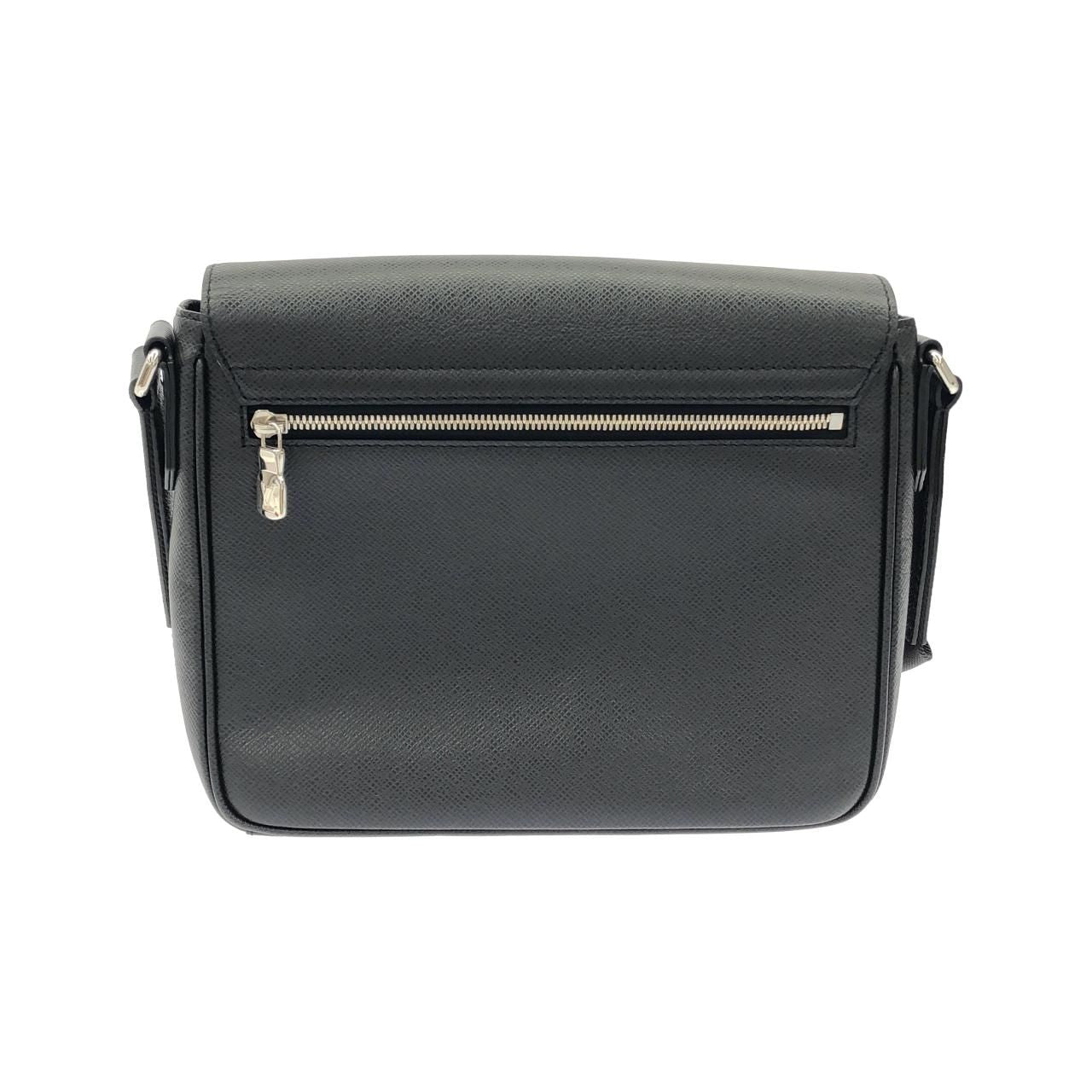 Louis Vuitton Taiga District PM Shoulder — view 2