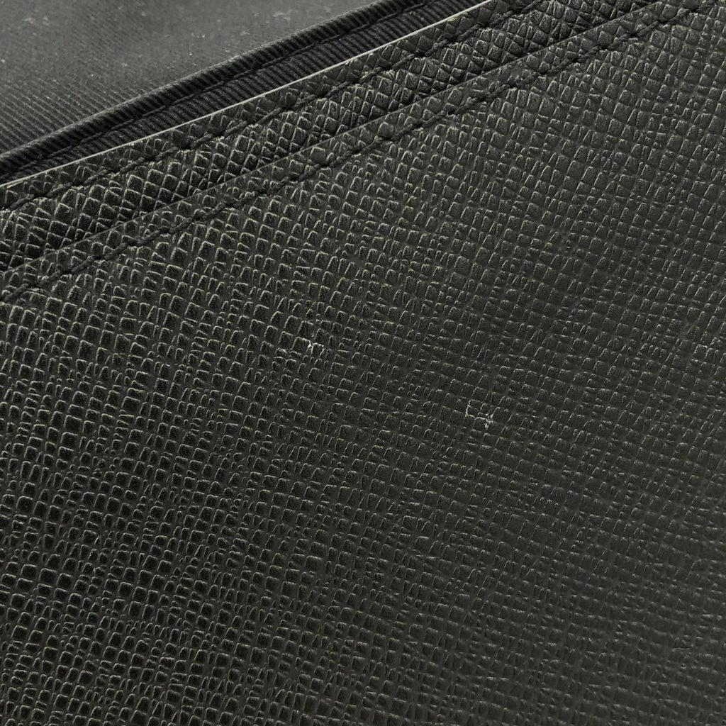 Louis Vuitton Taiga District PM Shoulder — view 4