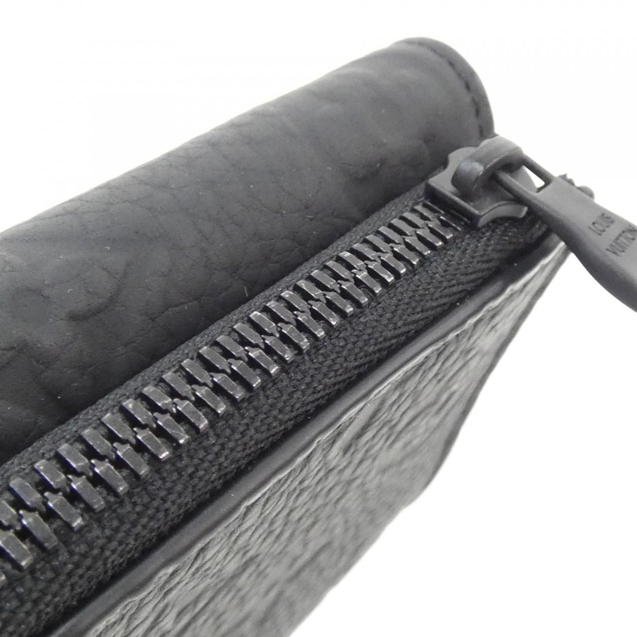 Louis Vuitton Taurillon Monogram Portefeuille Pilot Wallet — view 4