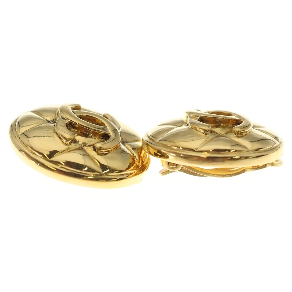 Chanel CC Logo Round Earrings Gold — view 3