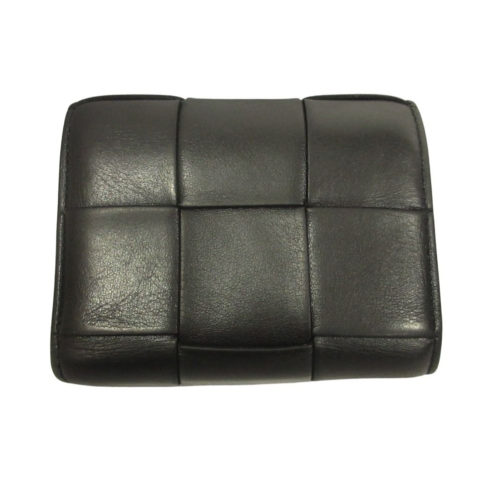 Bottega Veneta Cassette Maxi Intrecciato Trifold Wallet Leather Black — view 2