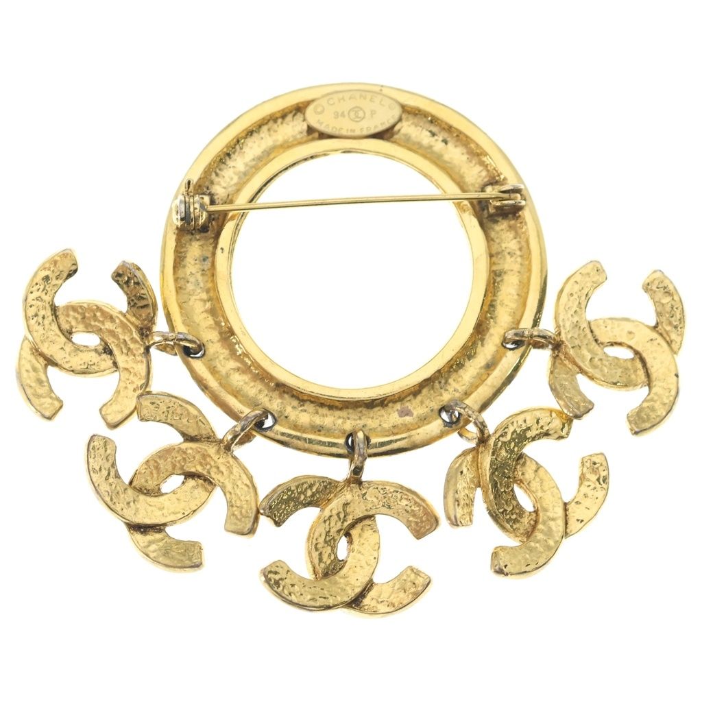 Chanel CC Logo Brooch Pin Badge Gold — view 2