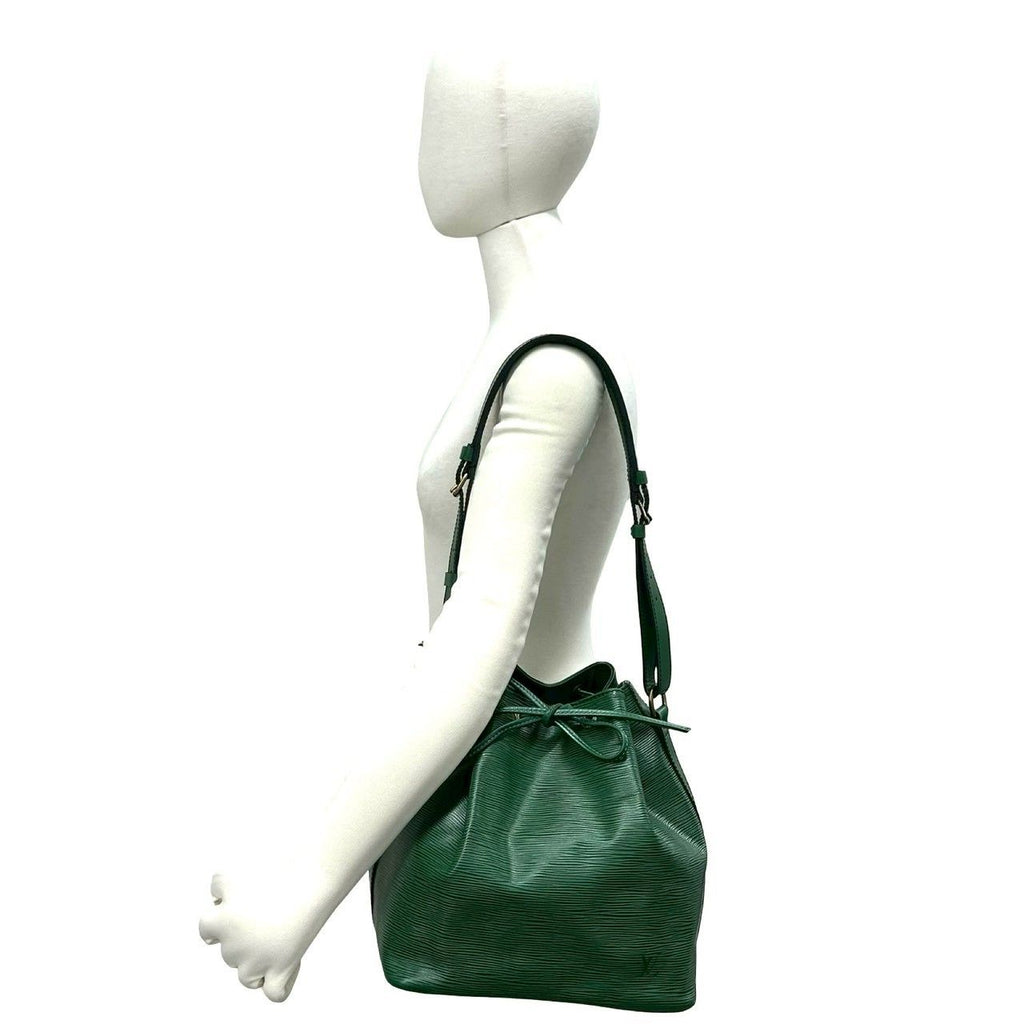 Louis Vuitton Vintage Petit Noe Epi Leather Drawstring Shoulder Bag Borneo Green — view 2