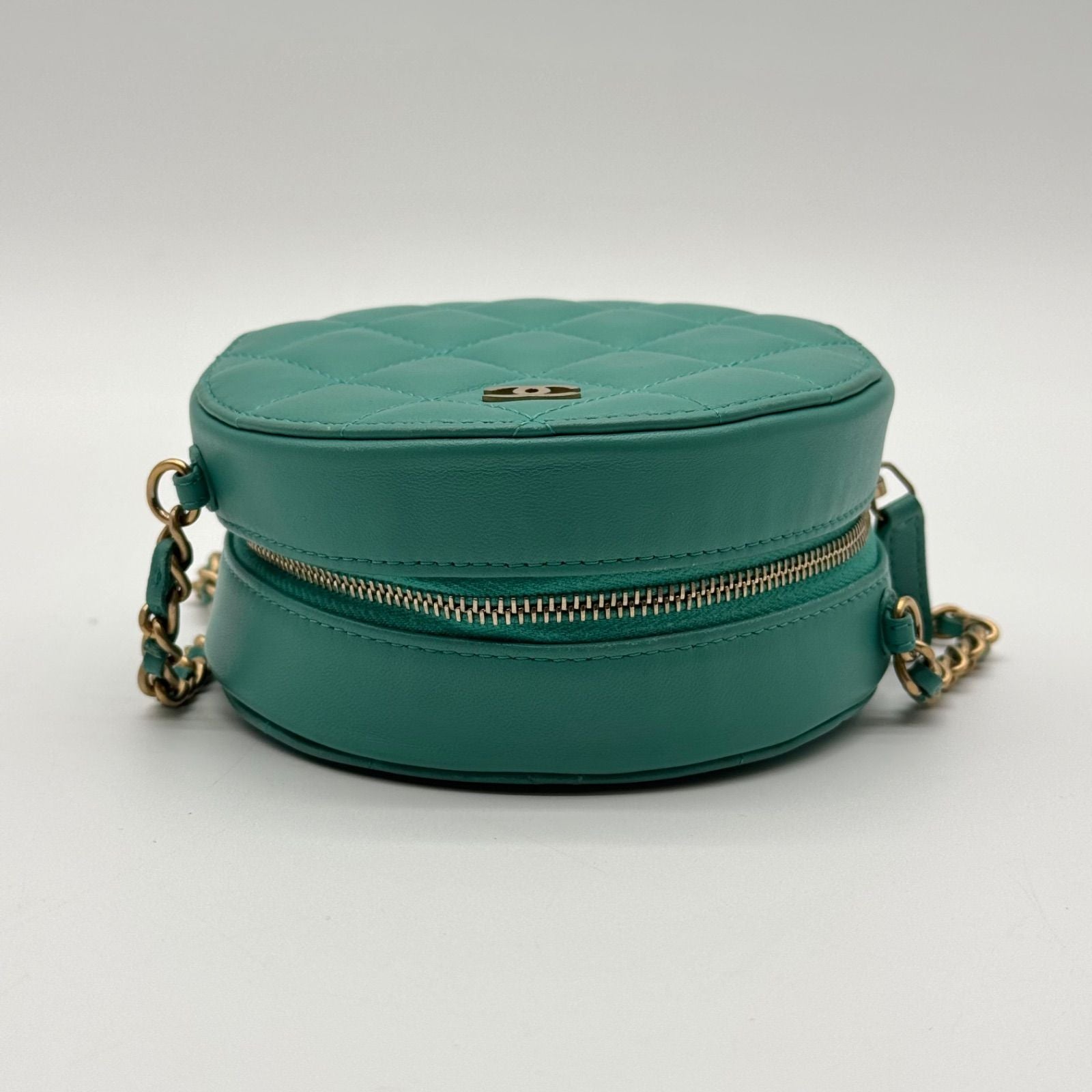 Chanel Shoulder Bag Round Quilted CC Logo Gold Lambskin Leather Green Chain — view 5