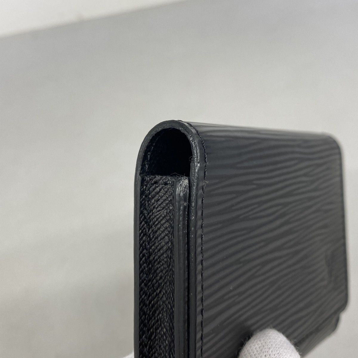 Louis Vuitton Business Card Holder Epi Envelop Noir — view 5