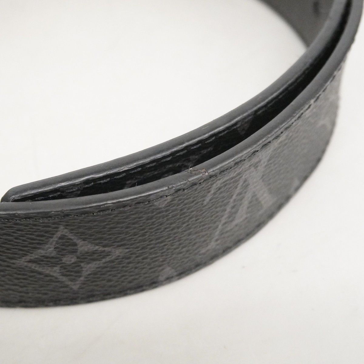 Louis Vuitton Belt Monogram Eclipse Ceinture LV Initial Black — view 3