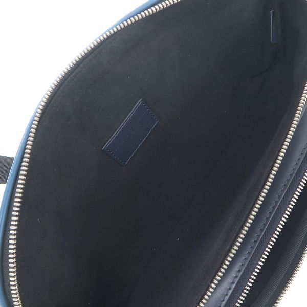 Louis Vuitton Epi Bum — view 2