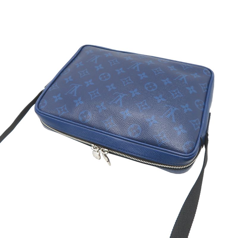 Louis Vuitton Messenger — view 4