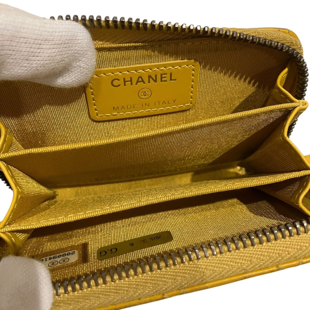Chanel Quilted Bias Stitch Card Case Leather — view 3