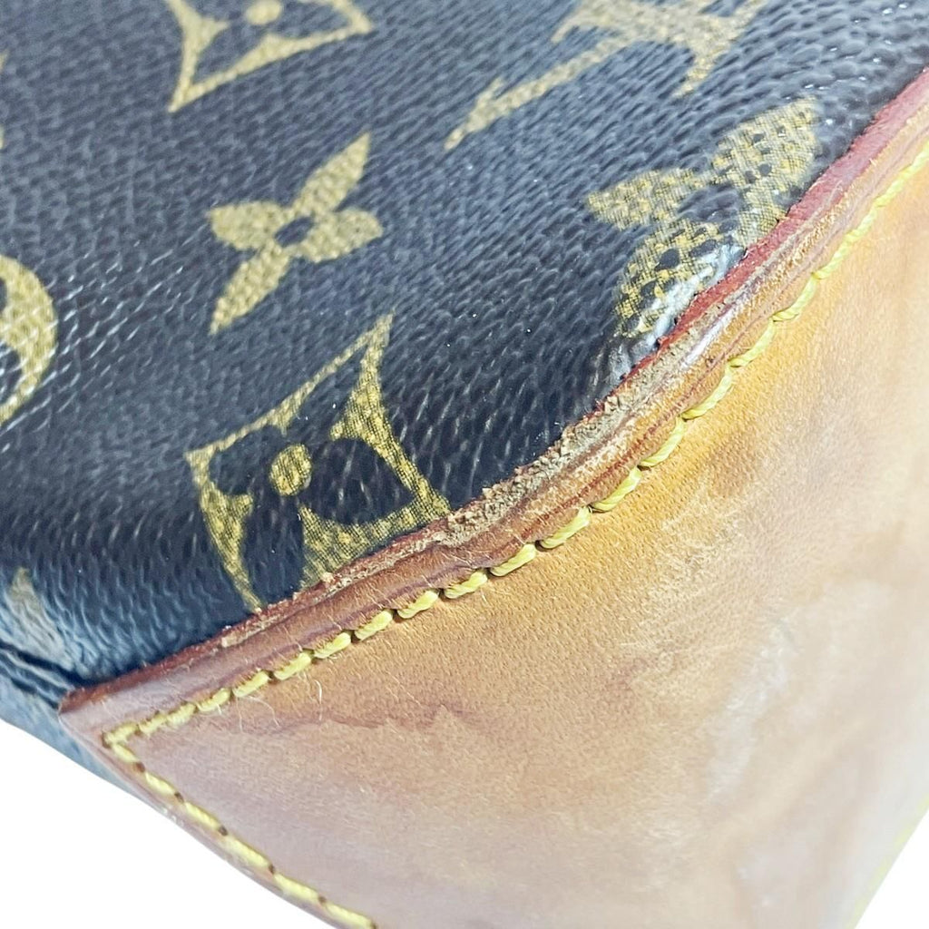 Louis Vuitton Trotteur Monogram Shoulder Bag Canvas — view 7