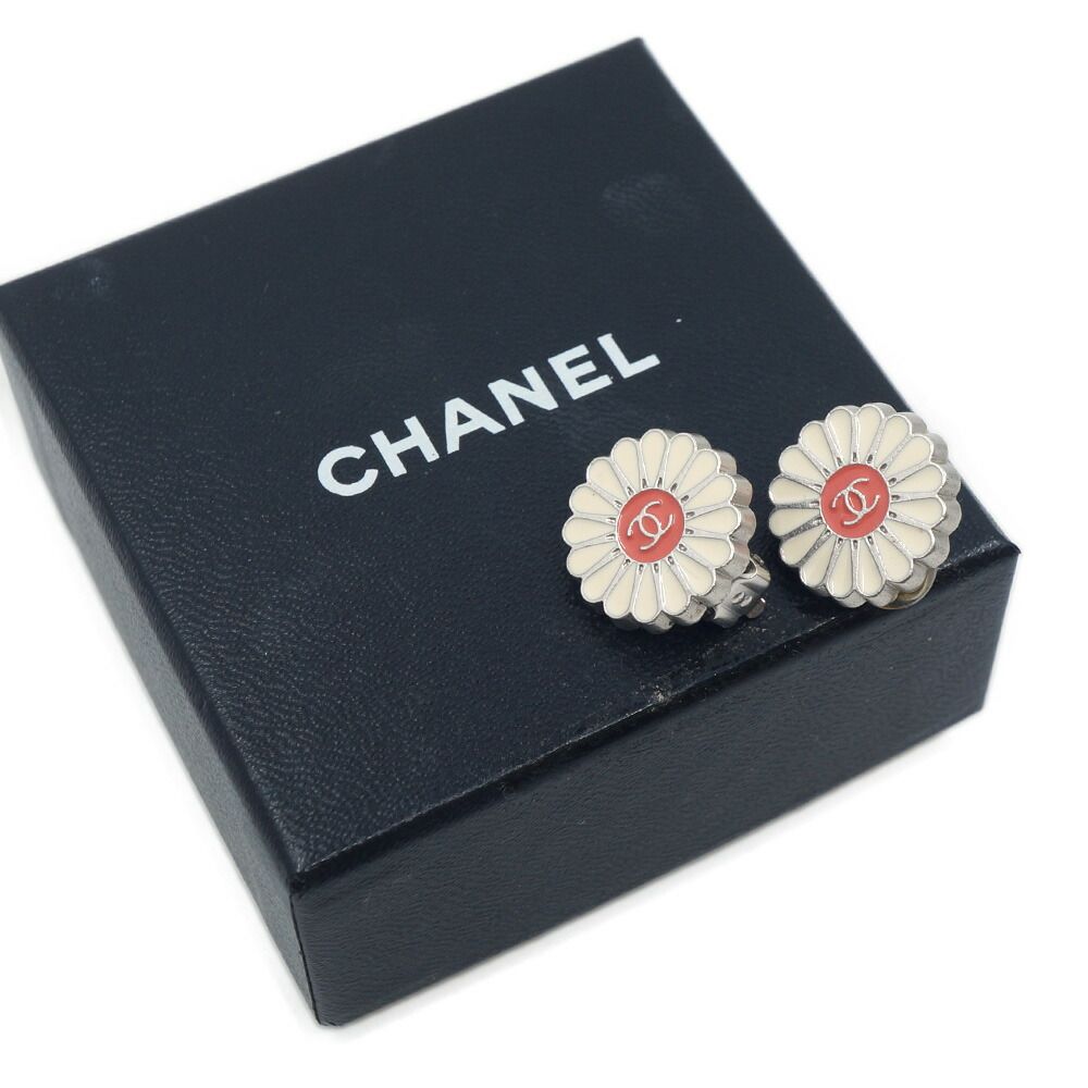 Chanel CC Logo Flower Earrings Yellow Silver — view 9