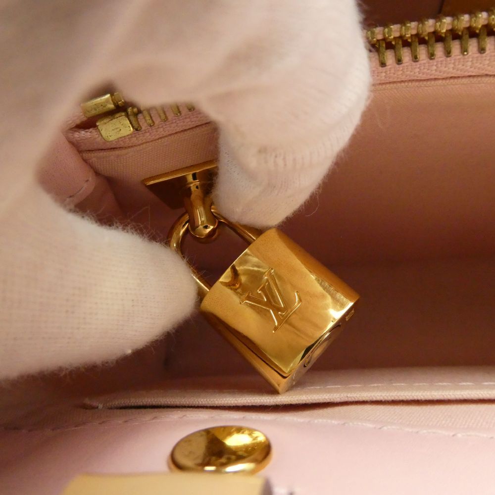 Louis Vuitton Vernis Montaigne BB 2-Way Bag Hand Loafer — view 9