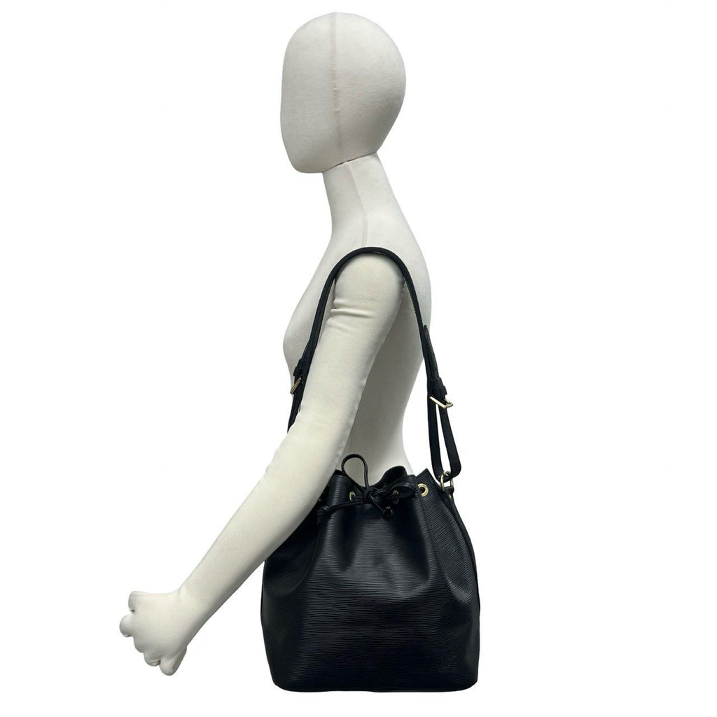 Louis Vuitton Vintage Petit Noe Epi Leather Drawstring Shoulder Bag Noir — view 2