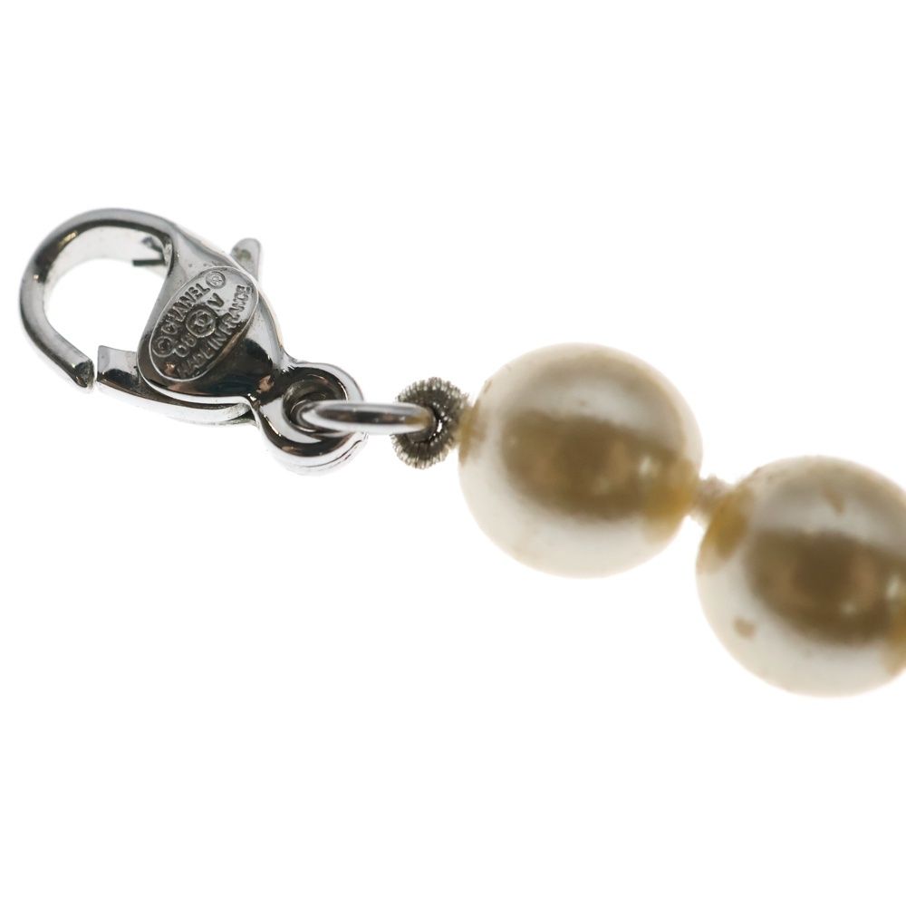 Chanel CC Logo Long Pearl Necklace Gold — view 5