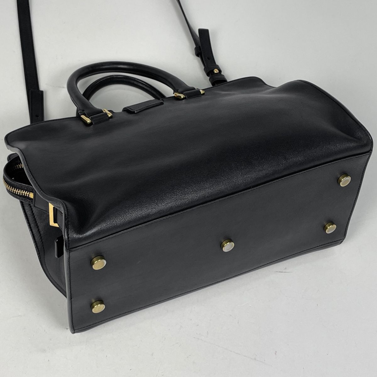 Saint Laurent Cabas Handbag Small 2-Way Leather Black — view 2