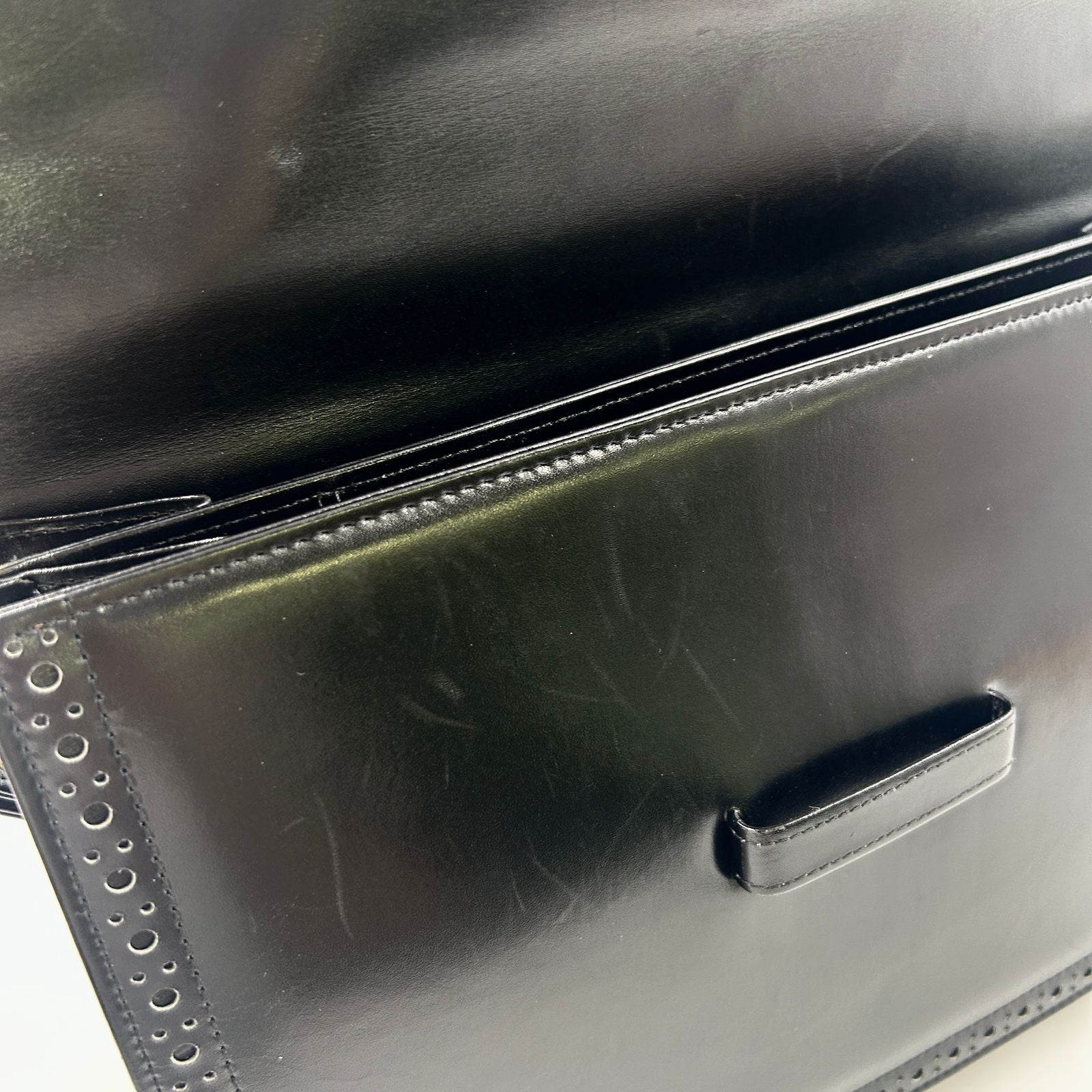 Saint Laurent Vintage Leather Black Shoulder Bag Gold — view 9