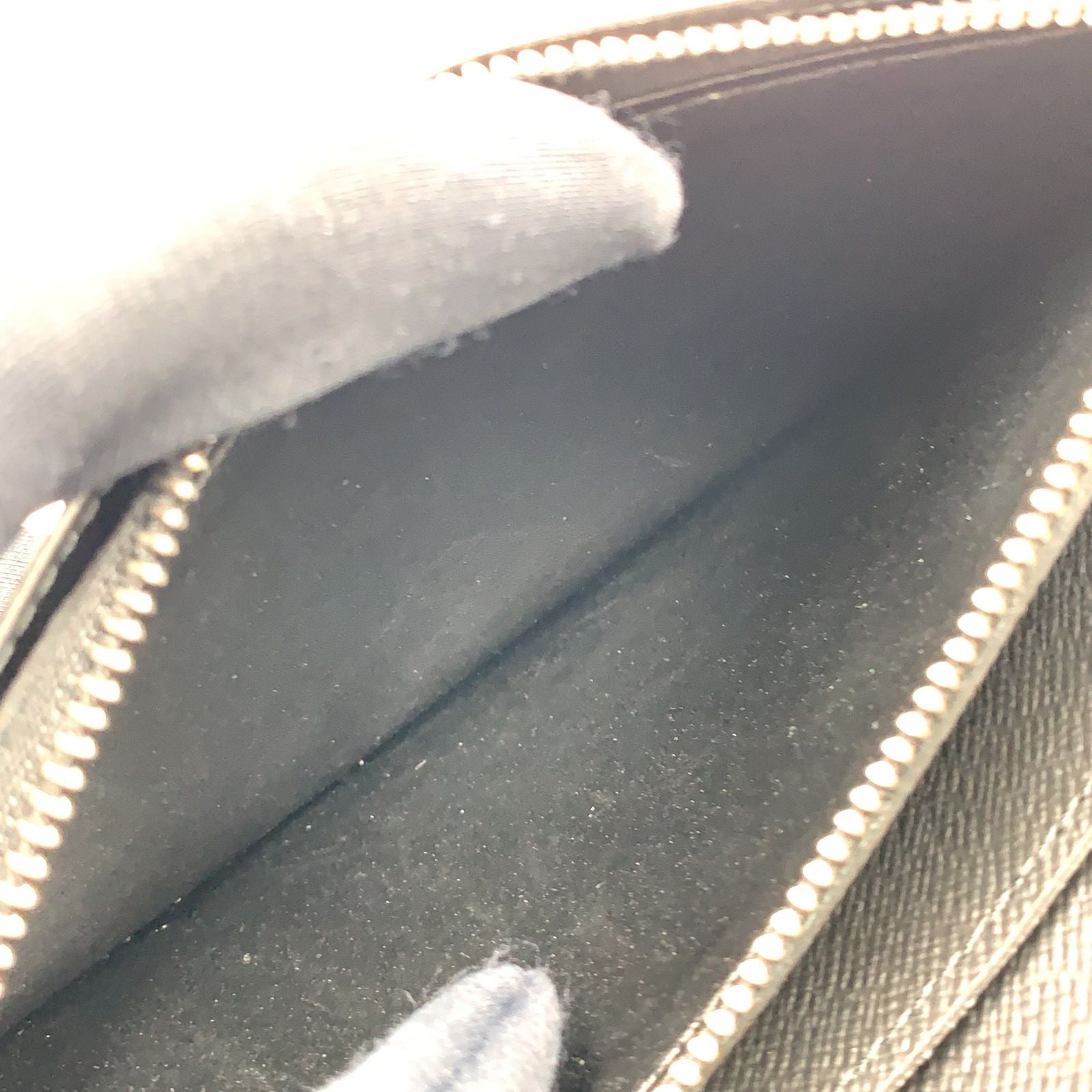 Louis Vuitton Portefeuille Brazza Taiga Initial Leather Black Bifold Wallet — view 6