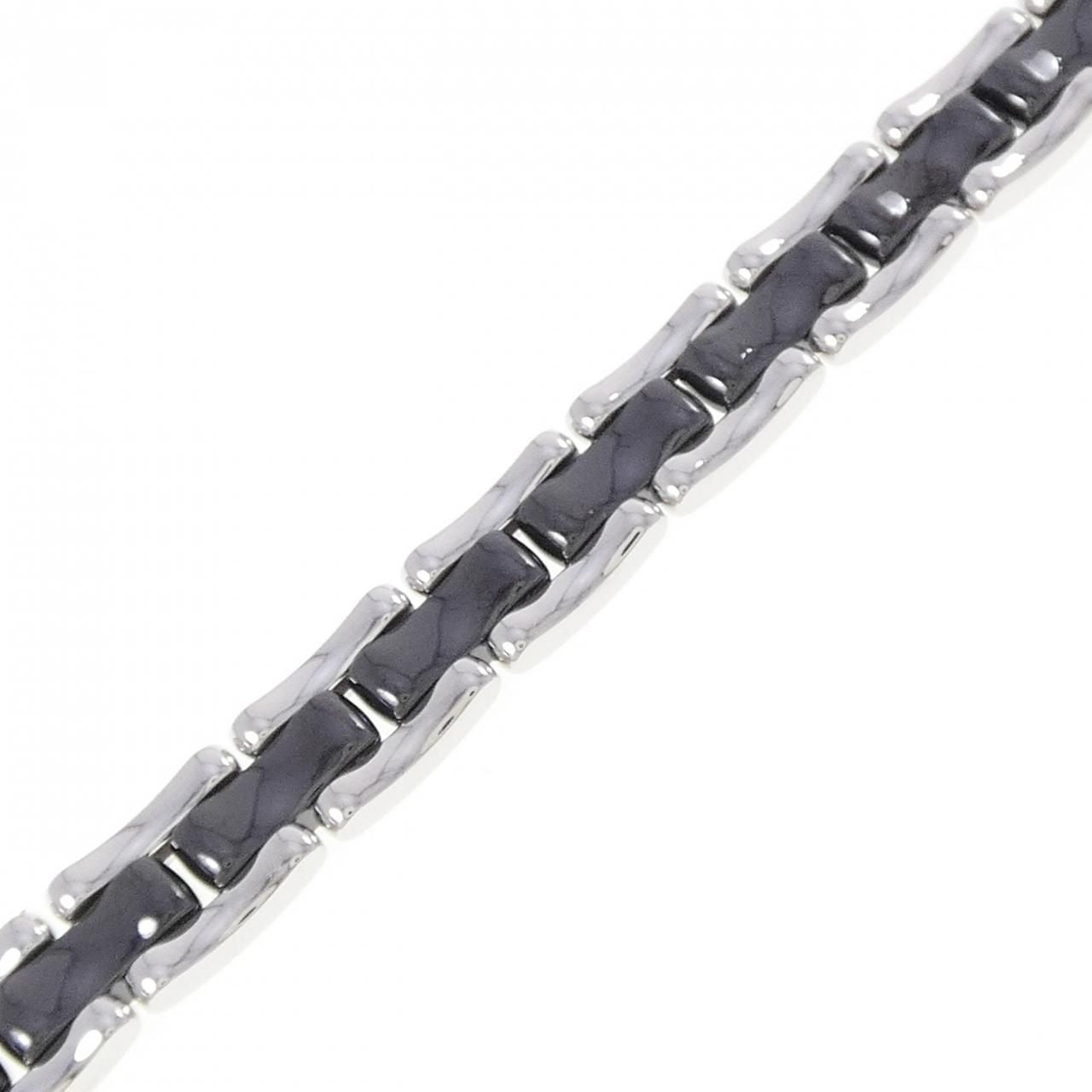 Chanel Ultra Noire Bracelet — view 2