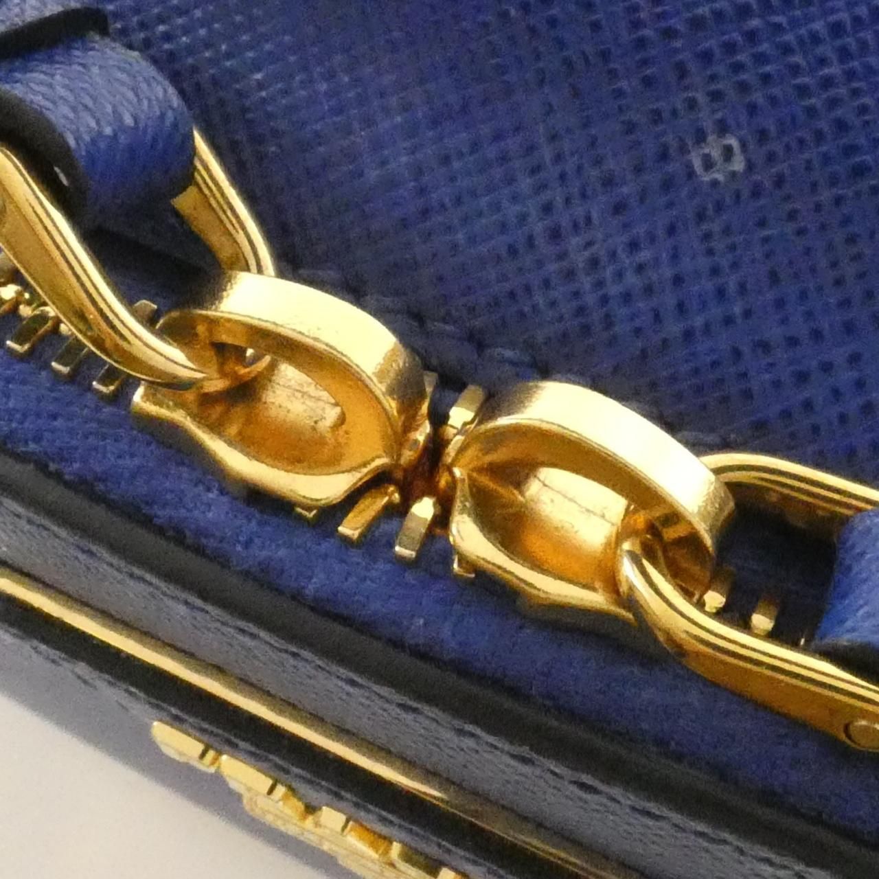 Prada Bag Handbag Gold — view 6
