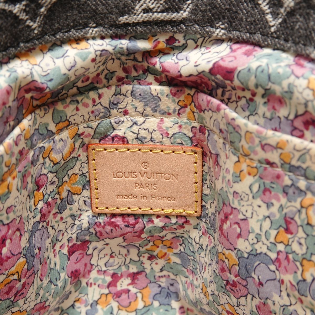 Louis Vuitton Shoulder Bag Patchwork Postie Monogram Denim — view 9