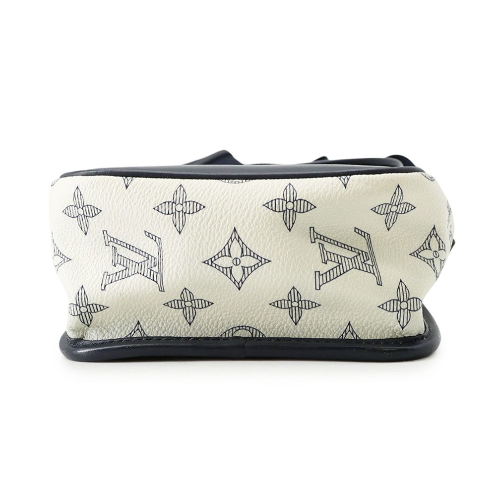 Louis Vuitton Shoulder Bag Messenger BB Monogram Savannah White — view 3