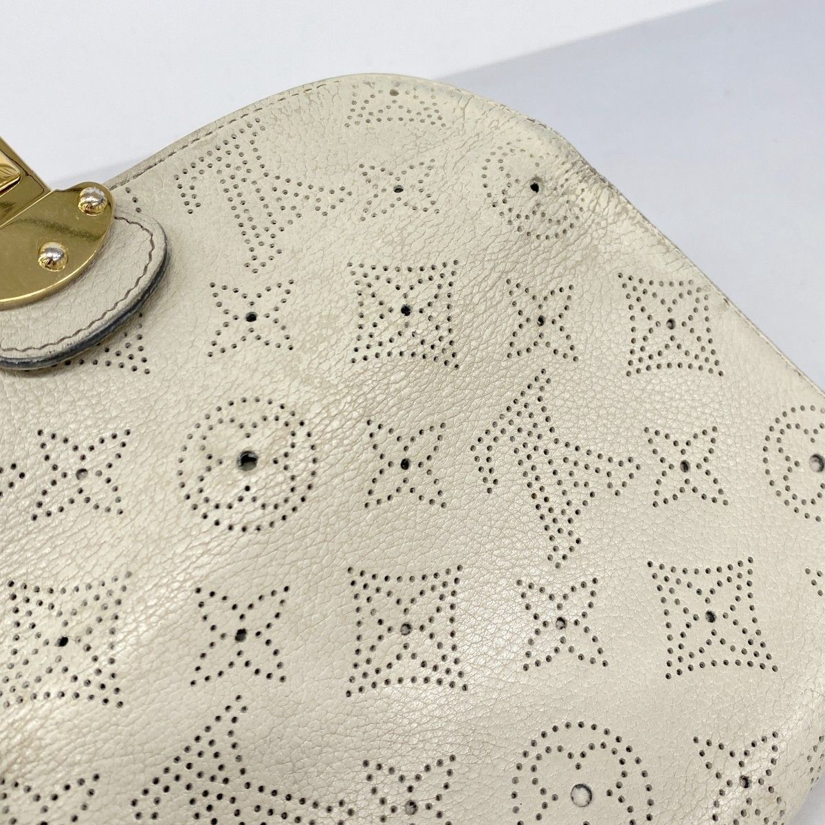 Louis Vuitton Trifold Wallet Mahina Portefeuille Amelia — view 8