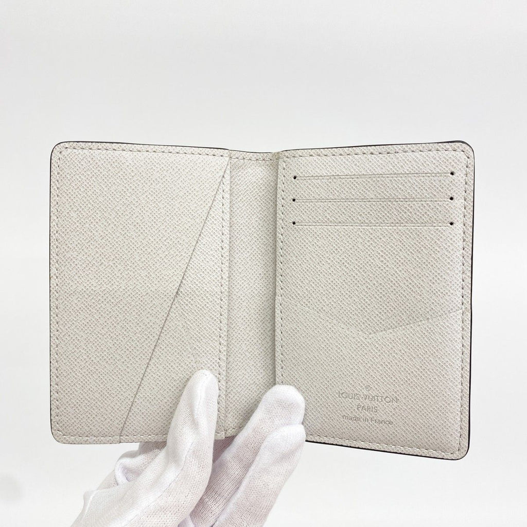 Louis Vuitton Card Case Taigarama Organizer de Poche Antarctic — view 3