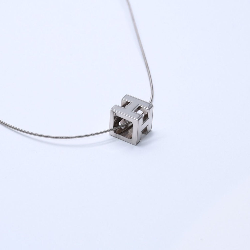 Hermes Cage D'h Cube Wire Necklace Silver — view 4