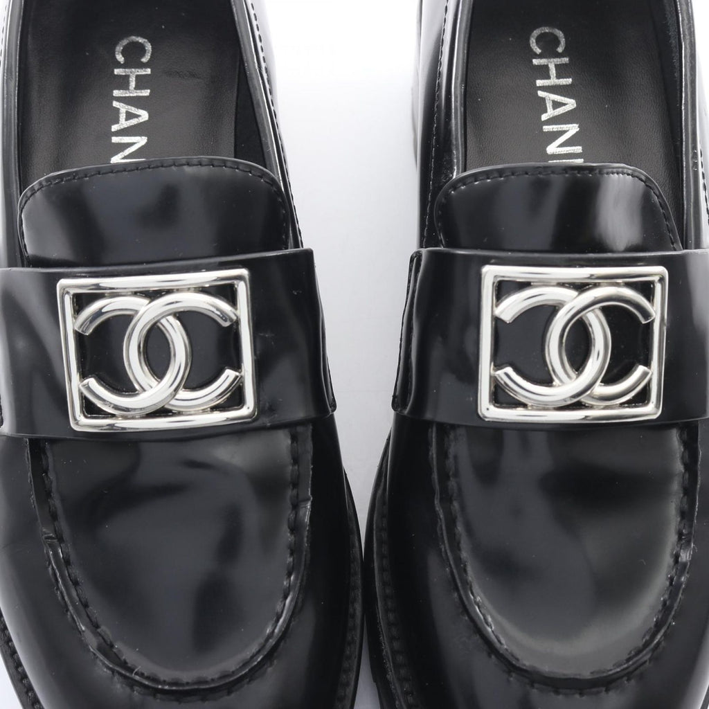 Chanel Loafers CC Logo Black Leather — view 7