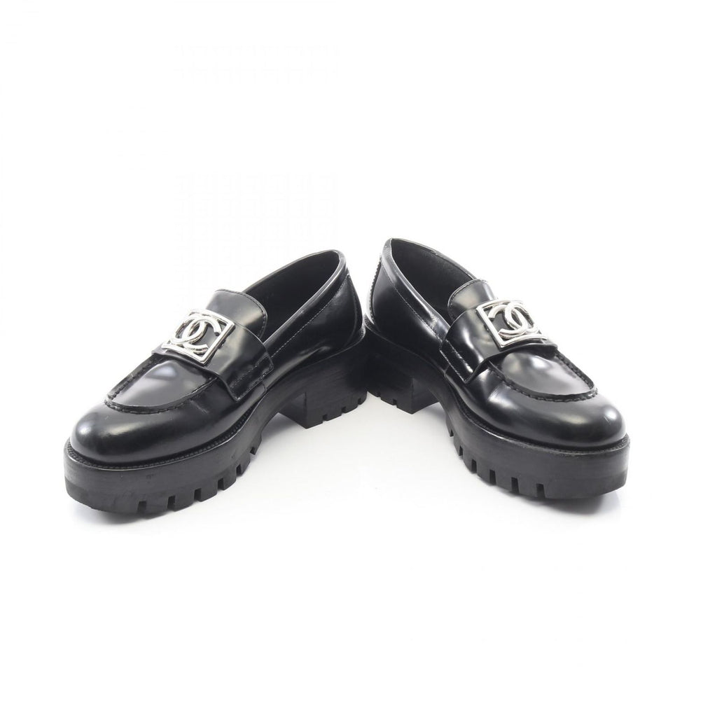 Chanel Loafers CC Logo Black Leather — view 3