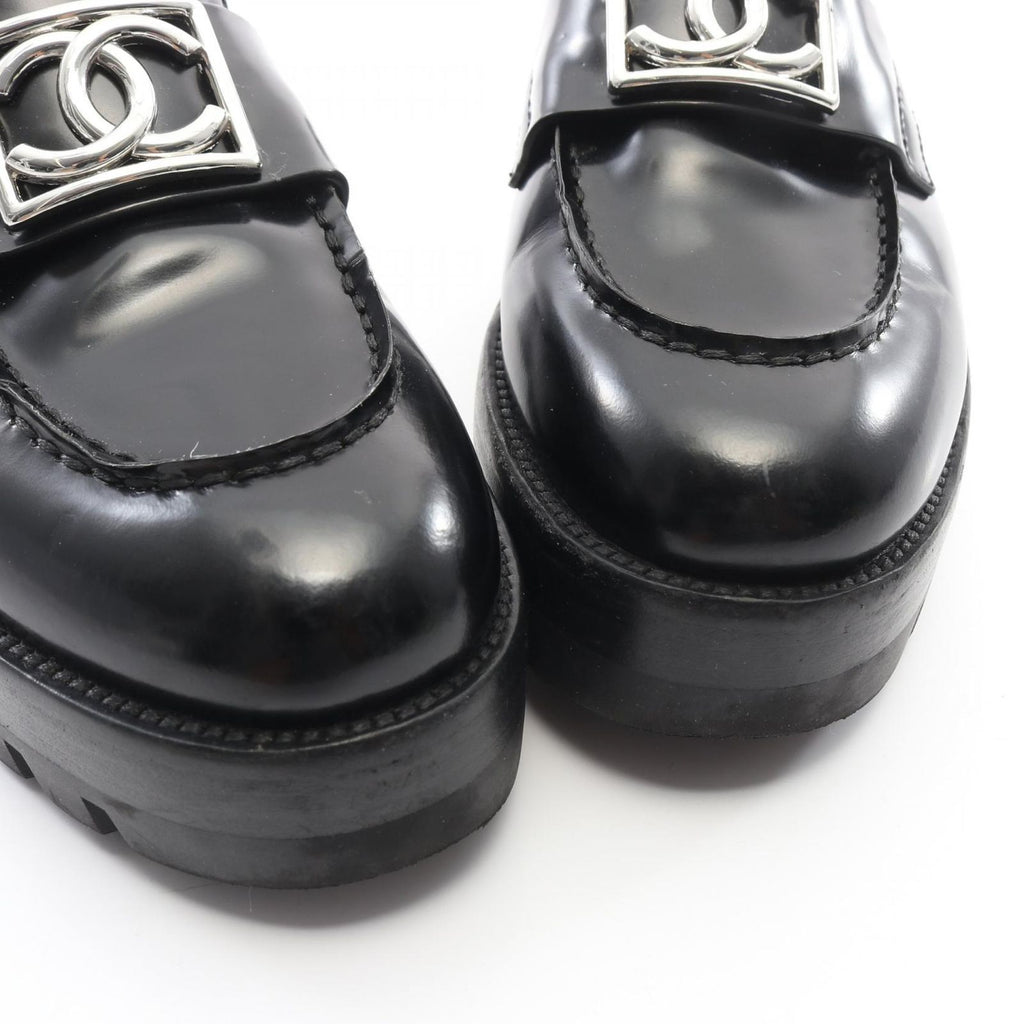 Chanel Loafers CC Logo Black Leather — view 8