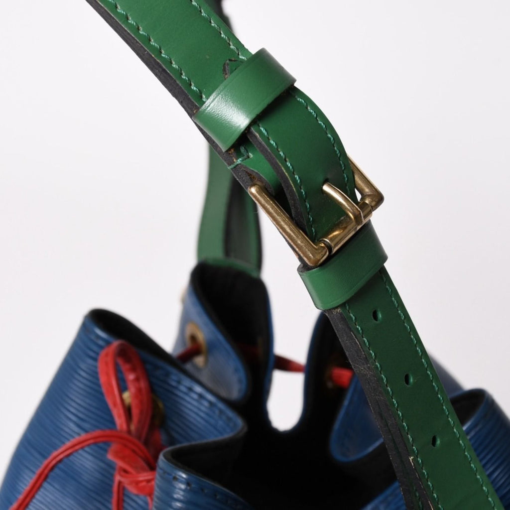 Louis Vuitton Epi Noe Tricolor Drawstring Shoulder Bag Toledo Blue Castilian — view 7