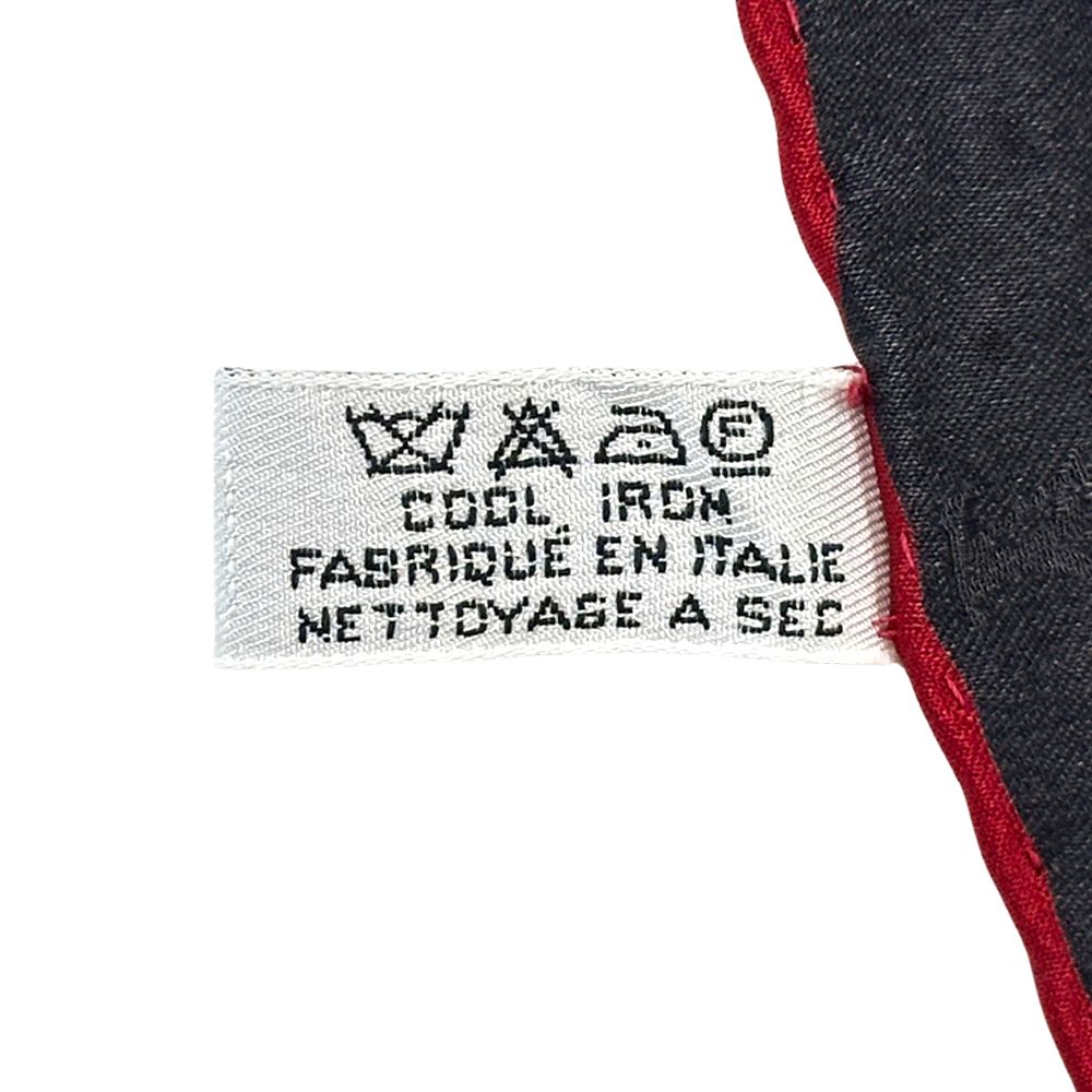 Louis Vuitton Scarf Silk Carre 90 Chemin Fuzan by Andre Putman Red Black — view 5