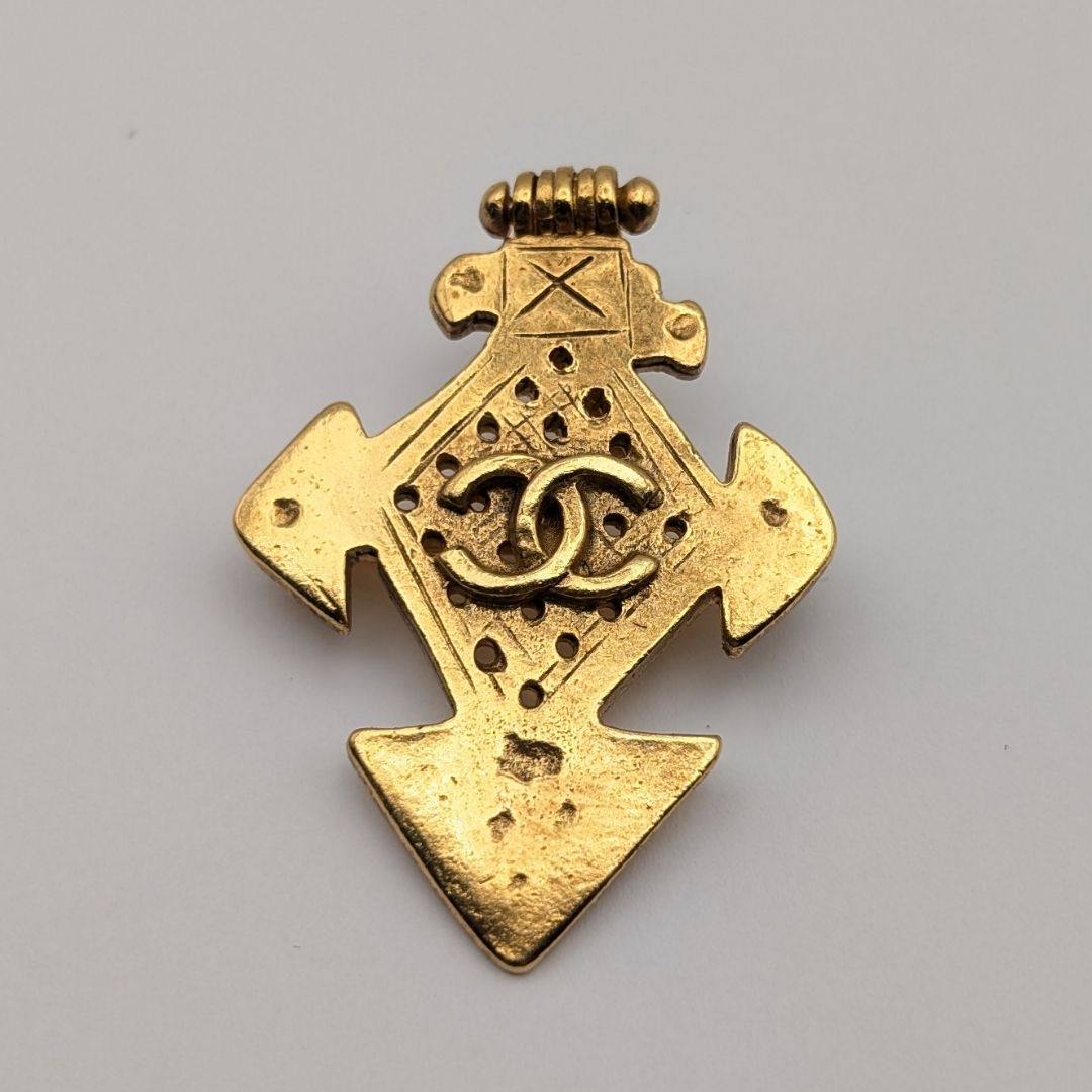 Chanel Brooch CC Logo Gold Cross Vintage — view 2