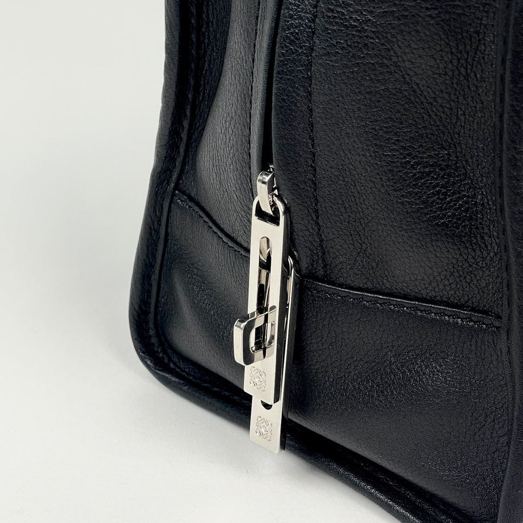 Loewe Amazona 28 Anagram Handbag Leather Black — view 4