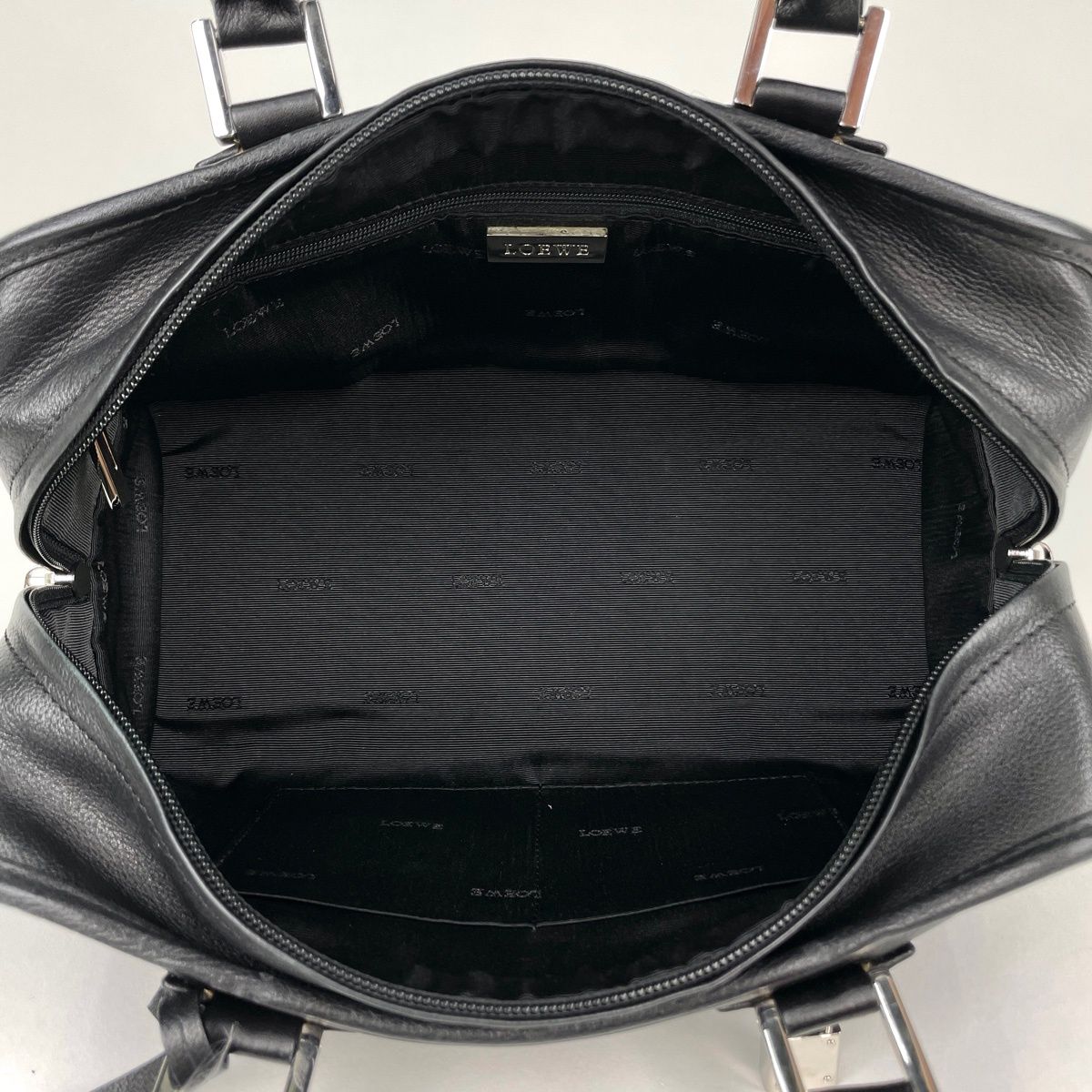 Loewe Amazona 28 Anagram Handbag Leather Black — view 8
