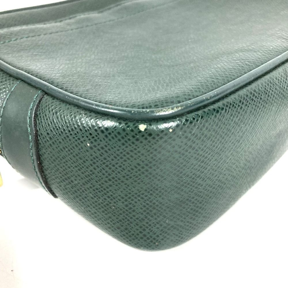 Louis Vuitton Pouch Karga Second Taiga Leather Epi Sea Green — view 5