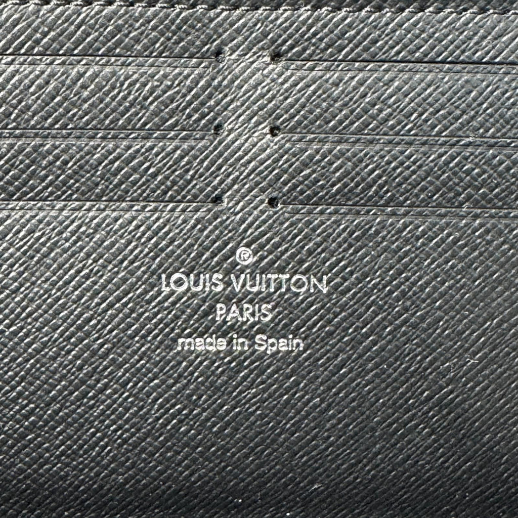 Louis Vuitton Zippy Dragonne Epi Noir IC Wallet — view 5
