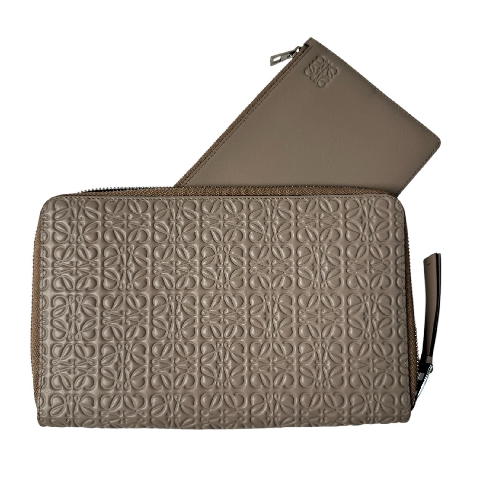 Loewe Repeat Anagram Wallet Multi Case Card — view 4