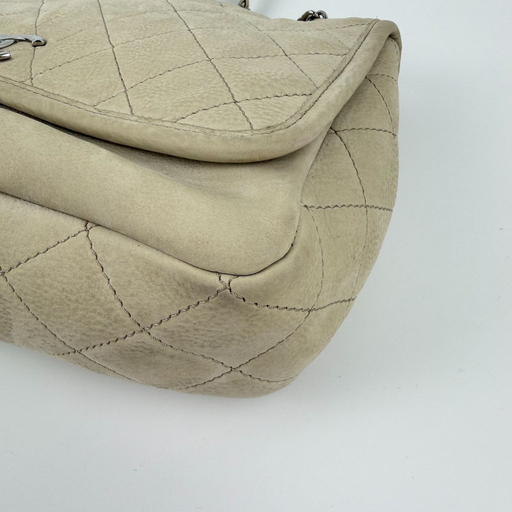 Chanel CC Logo Quilted Chain Shoulder Bag Leather Beige Silver Vintage — view 8
