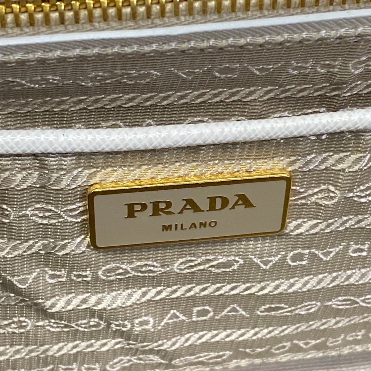 Prada Handbag Ivory Kiss Lock Leather — view 9