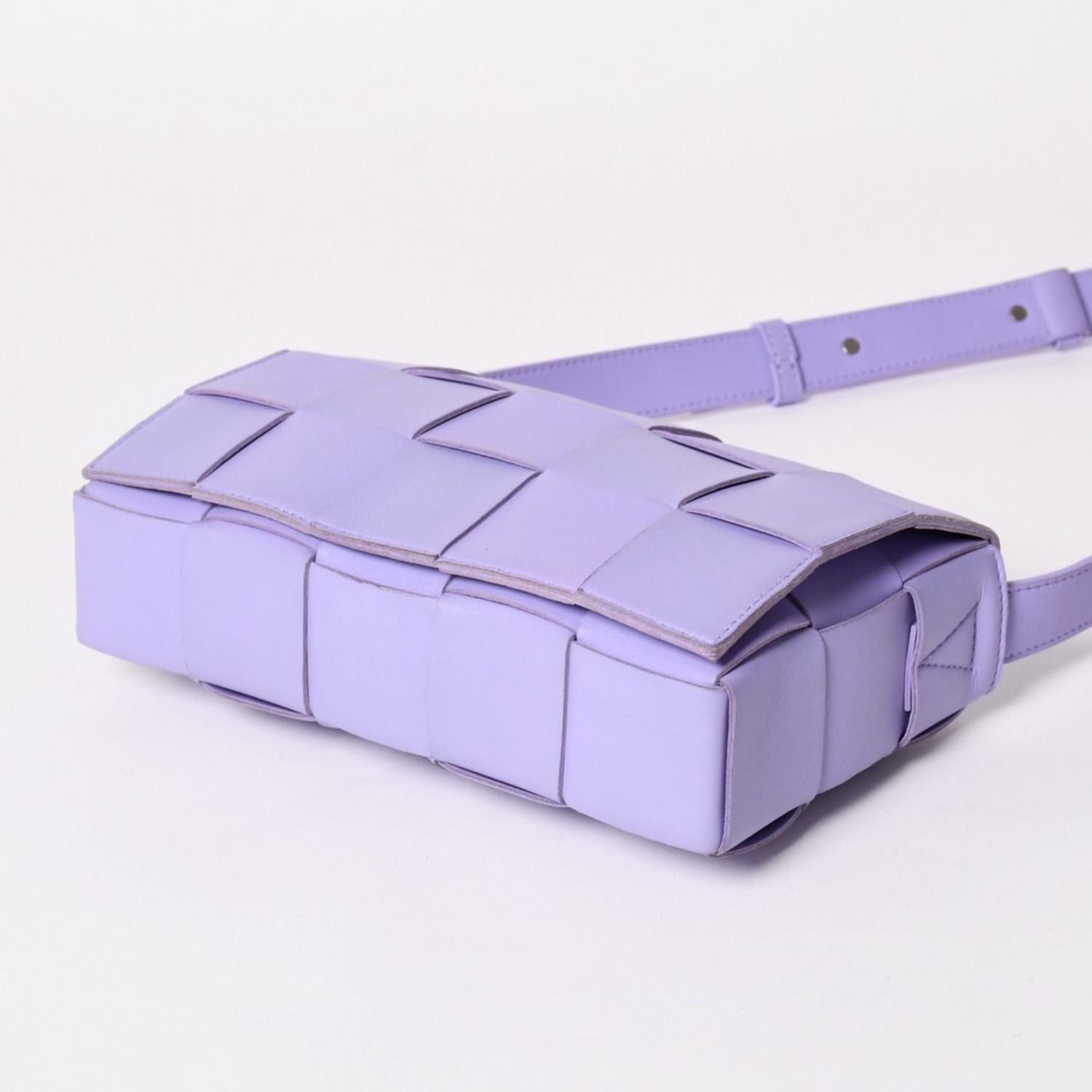 Bottega Veneta Cassette Shoulder Bag Intrecciato Leather Purple — view 6