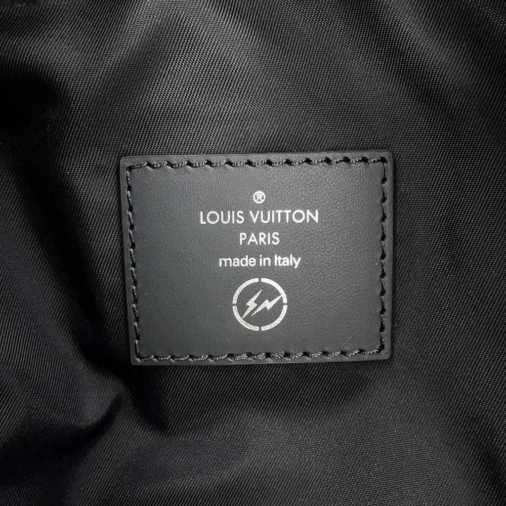 Louis Vuitton Tote Monogram Eclipse Cover Light Fragment — view 9