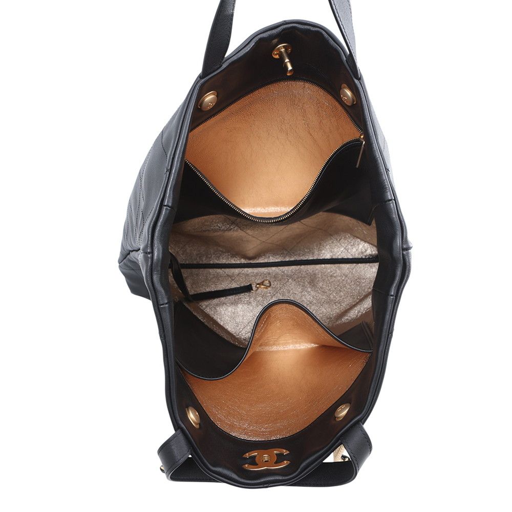 Chanel Tote Quilted CC Logo Maxi Shopping 2-Way Black — view 6