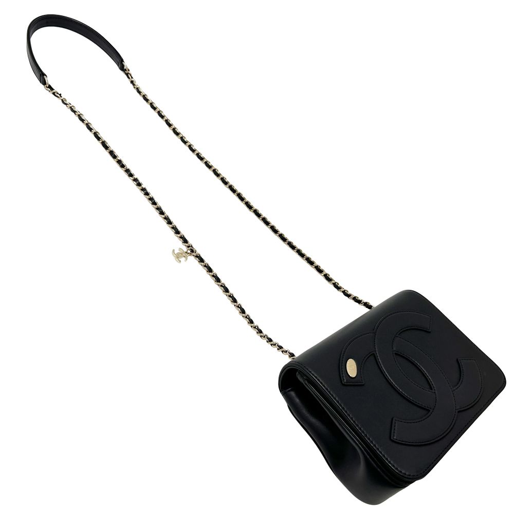 Chanel CC Logo Shoulder Bag Leather Black Gold Chain Small — view 4
